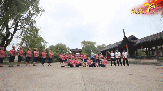 临沂国际影视城祝福祖国母亲七十华诞