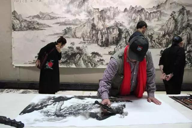 盛世典藏-麒雯斋中国画作品展盛大开幕！