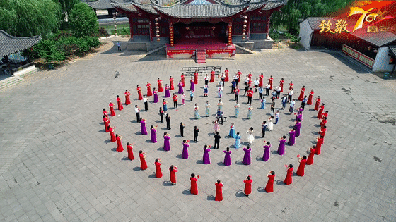 临沂国际影视城祝福祖国母亲七十华诞