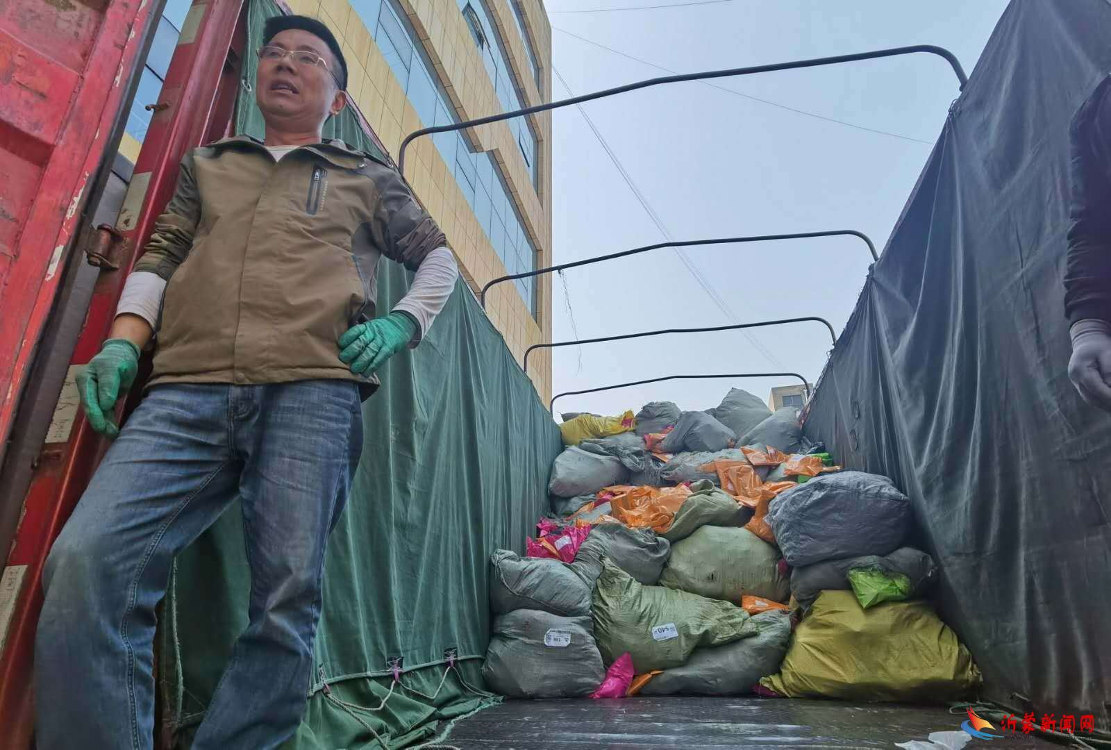 临沂商城红领书记带你走进顺和直播小镇