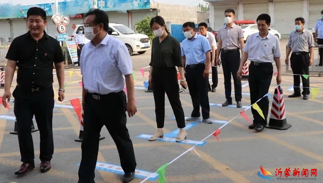 方城镇党委政府莅临新桥小学指导复学工作