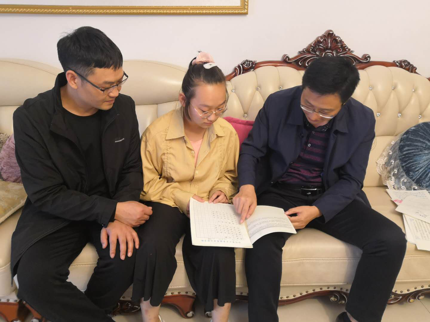 家校齐携手，共育好少年            ——临沂十中开展大家访活动