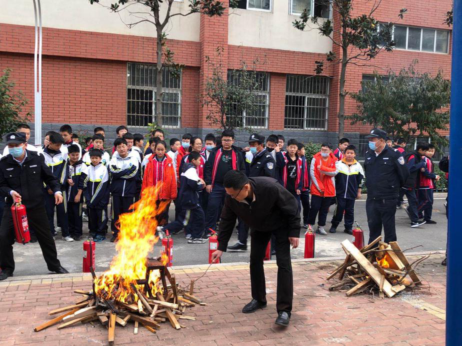 消防安全培训会 筑牢校园防火墙