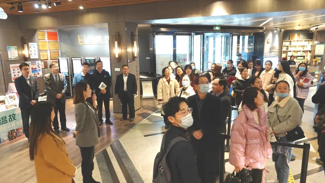 临沂新桥小学开展“新桥读书人”秋冬诗会活动