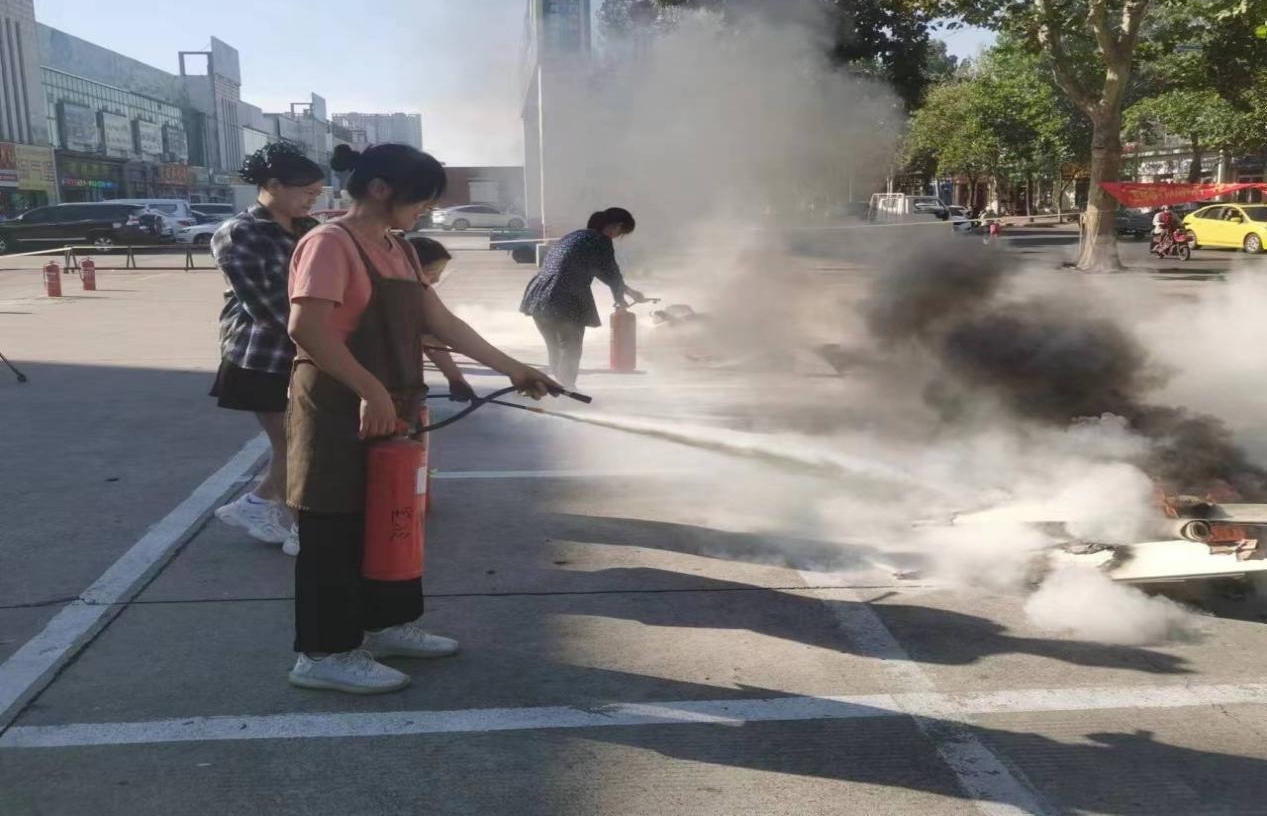 开展消防安全培训 助力市场安全防线