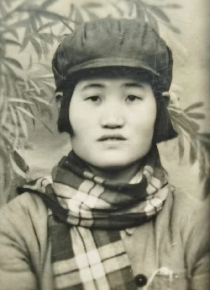 女英雄的大爱 高 明