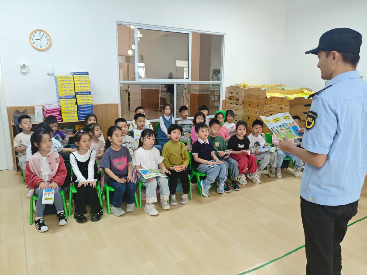 “为幼儿园师生筑牢防溺水安全网”— 后十社区“五进”进校园