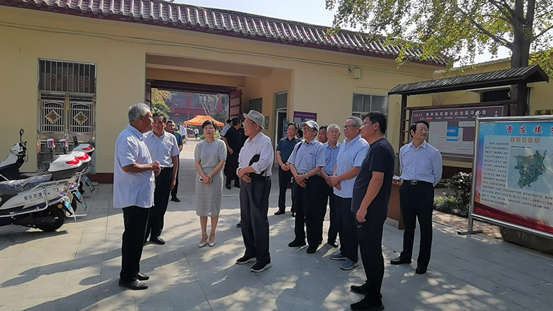 临沂市关爱老年人协会赴临沭红色朱村参观学习并看望支前模范王克昌老人