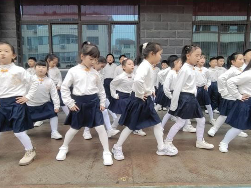 问候暖人心，友善满校园|临沂北园路小学第12周升旗仪式 第 5 张