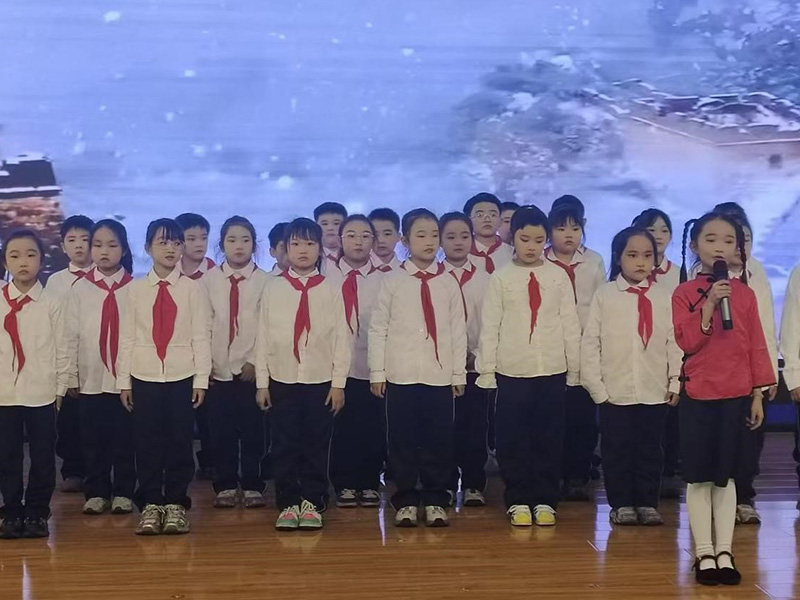 童声载文脉，红韵润童心：这场经典诵读里藏着成长的底色 第 2 张