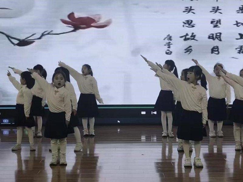 童声载文脉，红韵润童心：这场经典诵读里藏着成长的底色 第 4 张