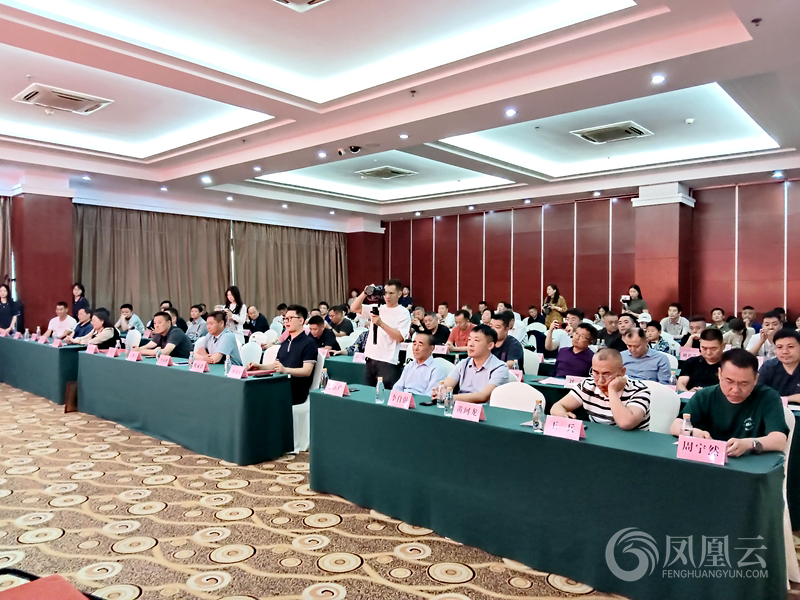 青春力量与匠心传承共绘商业新篇：“赤都”品牌周年庆典暨多方战略合作盛大启动 第 2 张