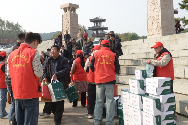 2025临沂市爱国拥军促进会拥军志愿服务团重阳节慰问演出 暨界湖服务站揭牌活动成功举行 第 7 张 2025临沂市爱国拥军促进会拥军志愿服务团重阳节慰问演出 暨界湖服务站揭牌活动成功举行 第 7 张