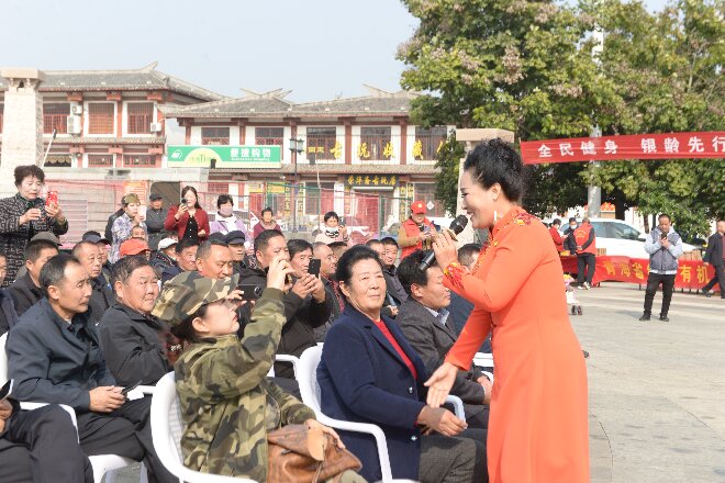 2025临沂市爱国拥军促进会拥军志愿服务团重阳节慰问演出 暨界湖服务站揭牌活动成功举行 第 16 张 2025临沂市爱国拥军促进会拥军志愿服务团重阳节慰问演出 暨界湖服务站揭牌活动成功举行 第 16 张